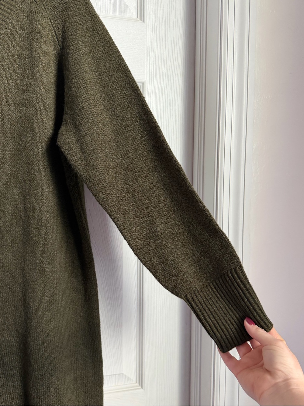 Old Navy Olive Green V-Neck Women's Sweater Dress - Picture 4 of 6